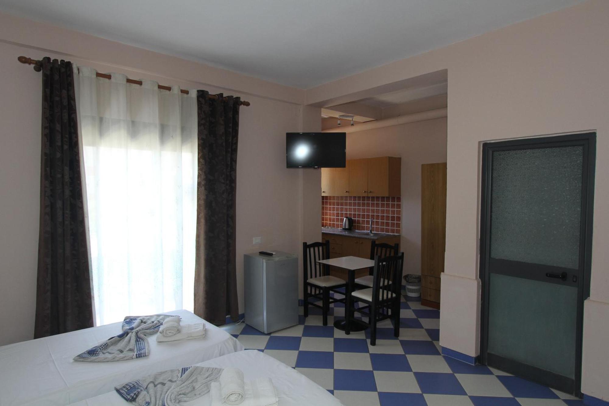 Kompleksi Eli Guest House Durrës Esterno foto