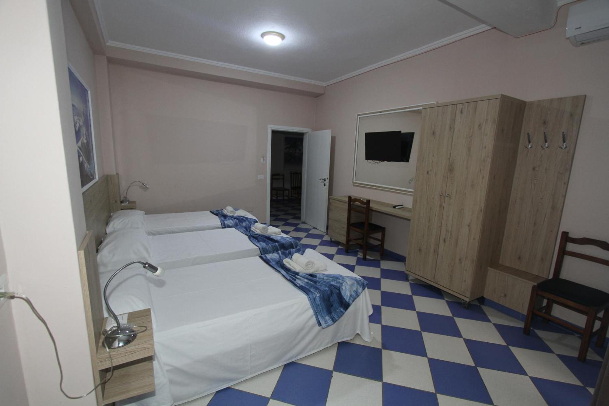 Kompleksi Eli Guest House Durrës Esterno foto