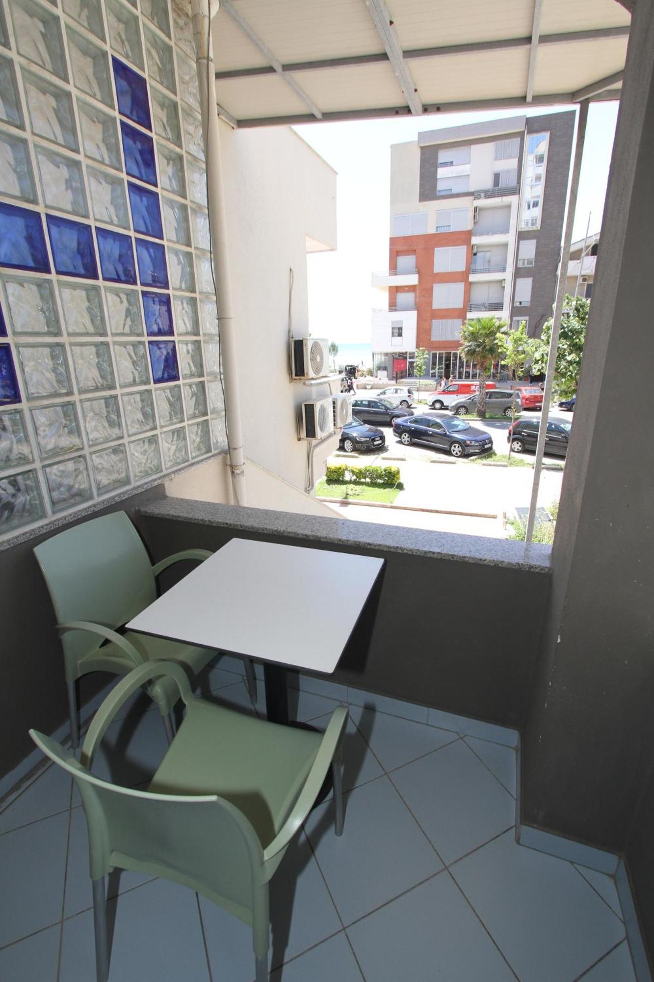 Kompleksi Eli Guest House Durrës Esterno foto