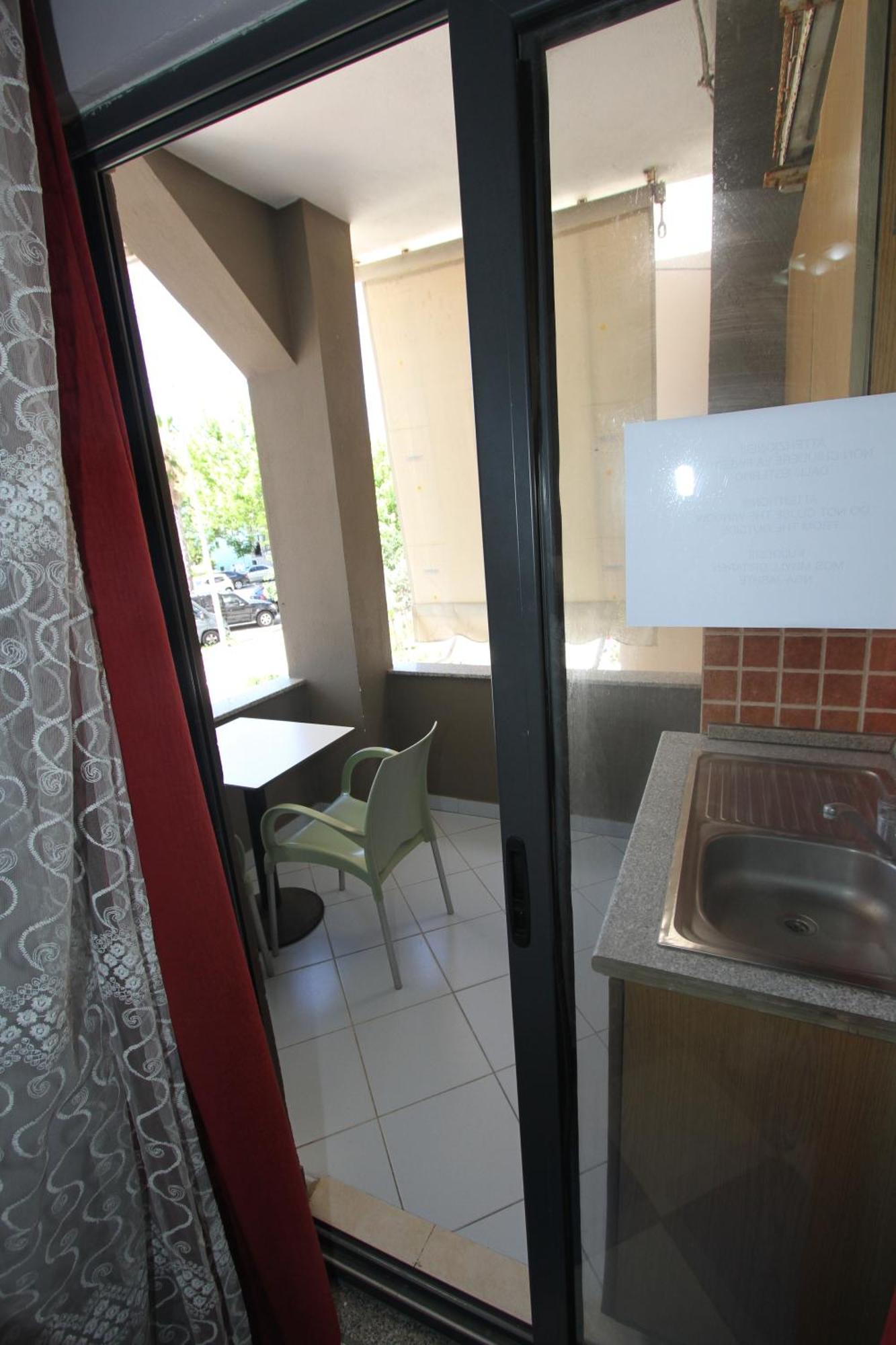 Kompleksi Eli Guest House Durrës Esterno foto