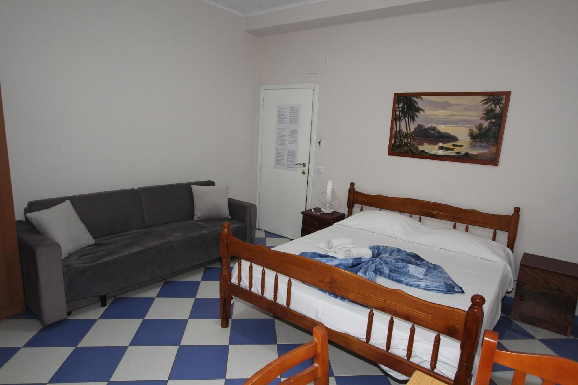 Kompleksi Eli Guest House Durrës Esterno foto